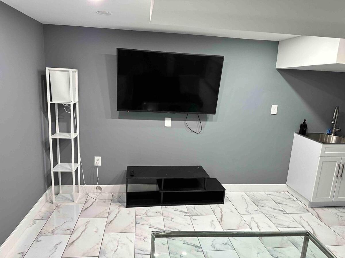 Lovely Basement 1-Bedroom With Free Parking Distrito de Colúmbia Exterior foto